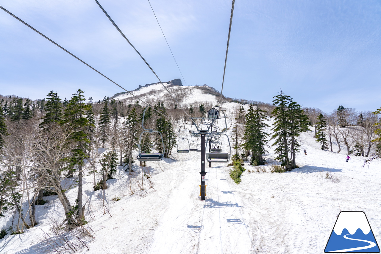 大雪山層雲峡・黒岳ロープウェイスキー場｜どんなに雪解けが早い春でも、北海道には『黒岳』があるという安心感。ありがとう、2023-2024。SNOW Freaks 今季最終レポート！